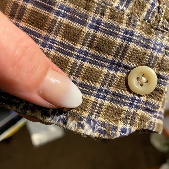 Abercrombie & Fitch - Picture 6 of 6